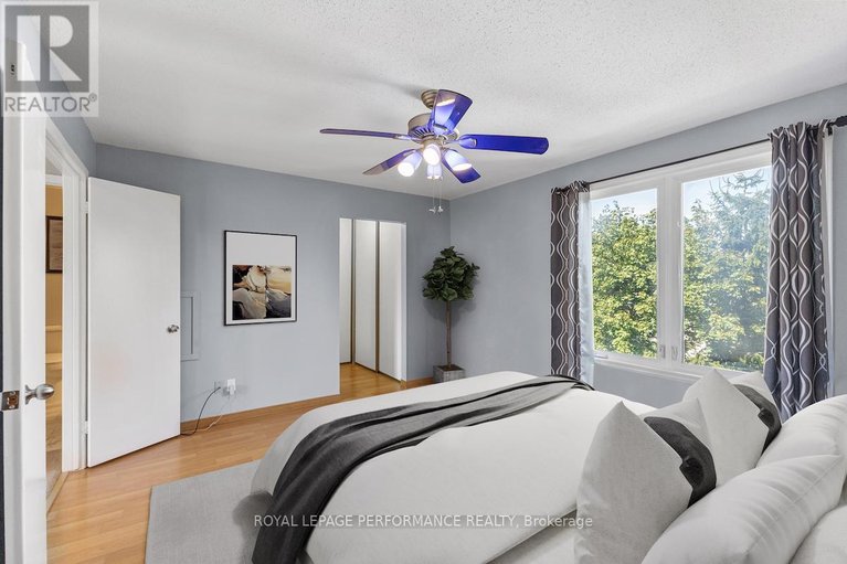28918371/1936-longman-crescent/chateauneuf/ottawa/ontario/K1C5G6_17