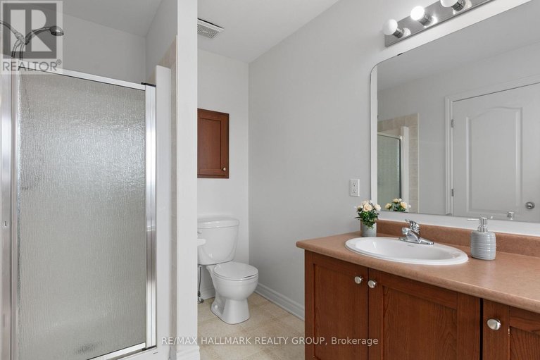 29454598/4120-kelly-farm-drive/blossom-parkkemp-parkfindlay-creek/ottawa/ontario/K1T4J2_18