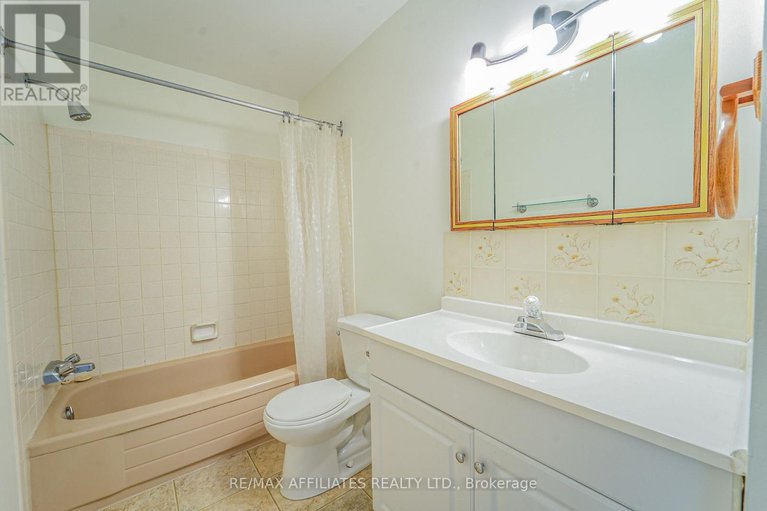 28708608/208-old-colony-road-e/glencairnhazeldean/ottawa/ontario/K2L1M7_15
