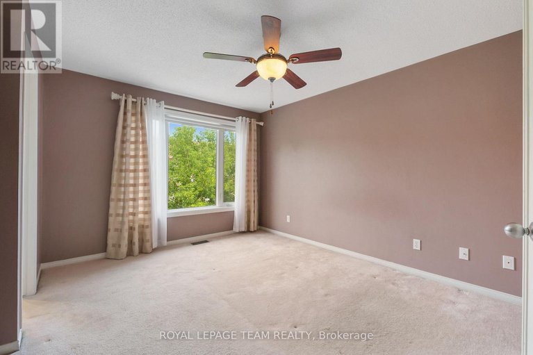 29089412/6201-arbourwood-drive/chapel-hill/ottawa/ontario/K1C7L6_24