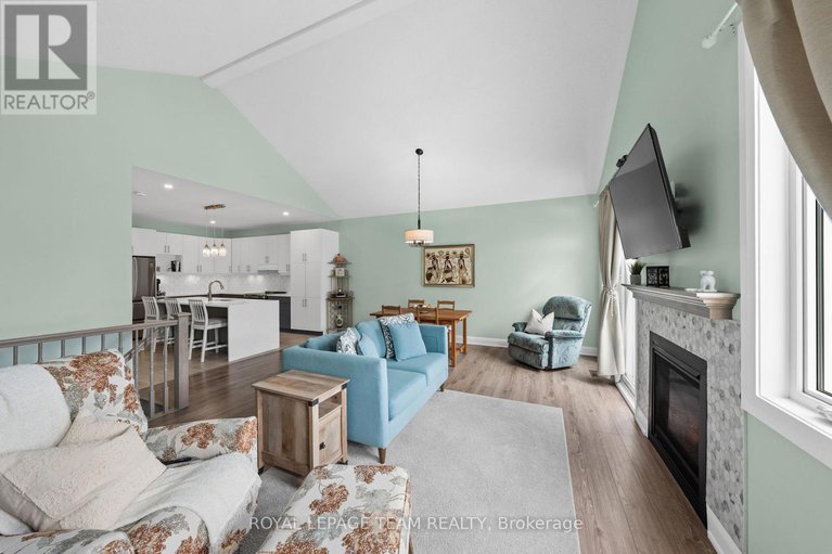 29419268/111-dun-skipper-drive/blossom-parkkemp-parkfindlay-creek/ottawa/ontario/K1X0G1_14