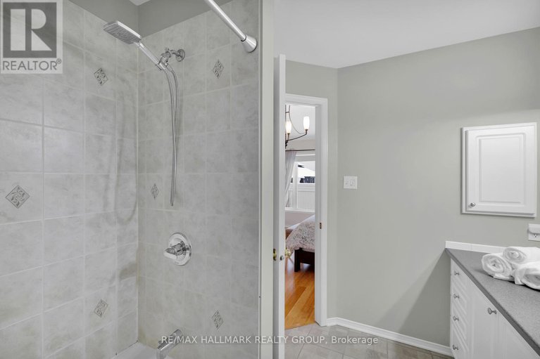29254437/813-galleria-circle/avalon-east/ottawa/ontario/K4A4Z4_29