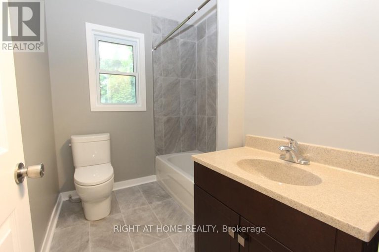 28622547/2216-prospect-avenue/alta-vista/ottawa/ontario/K1H7G3_10
