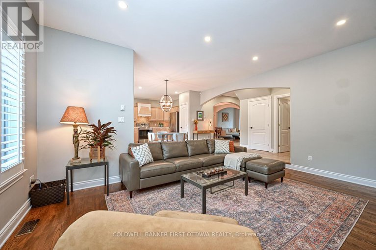 28809016/105-sirocco-crescent/stittsville-north/ottawa/ontario/K2S2C9_14
