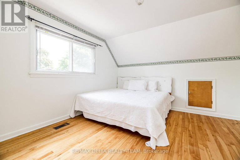 28513120/644-browning-avenue/riverview-park/ottawa/ontario/K1G0T9_12