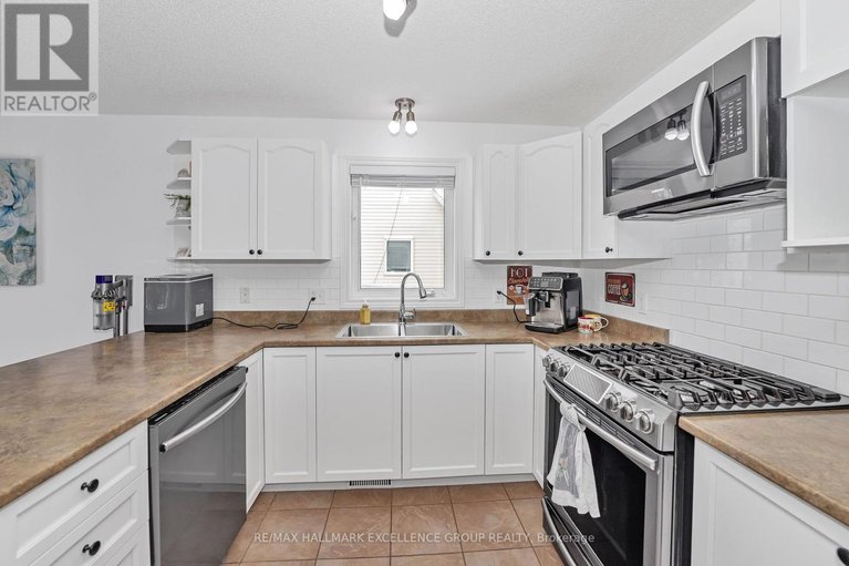 28146924/581-emerald-street/town-of-rockland/clarence-rockland/ontario/K4K0B9_17