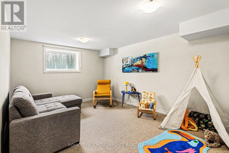 29540688/14-academie-street/embrun/russell/ontario/K0A1W0_32