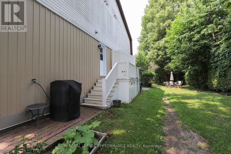 29016341/a-2-lovell-lane/westcliffe-estates/ottawa/ontario/K2H9B6_14