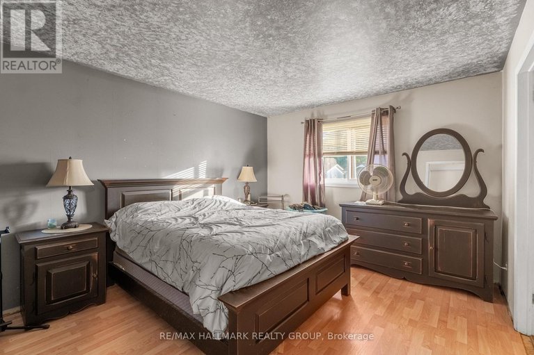 28655529/2784-leonard-street/town-of-rockland/clarence-rockland/ontario/K4K1A4_14