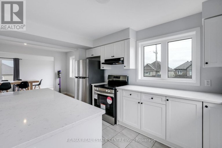 28536719/740-kinstead-pvt-private/stittsville-north/ottawa/ontario/K2S3B3_13