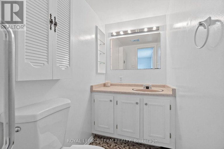 28819886/95-coburn-avenue/glencairnhazeldean/ottawa/ontario/K2L1G4_20