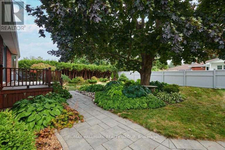 28891656/14-roundhay-drive/manordale/ottawa/ontario/K2G1B5_31