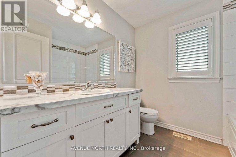 29629892/714-bunchberry-way/blossom-parkkemp-parkfindlay-creek/ottawa/ontario/K1T0J8_17