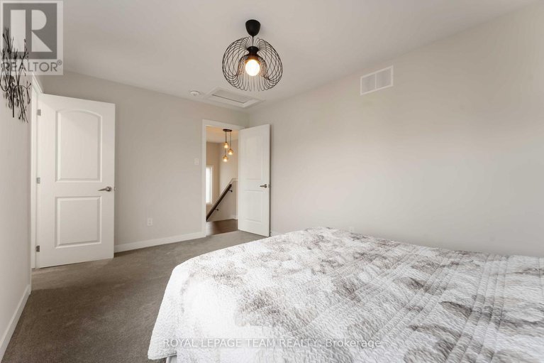 28886490/3040-travertine-way/half-moon-bay/ottawa/ontario/K2J6W9_33