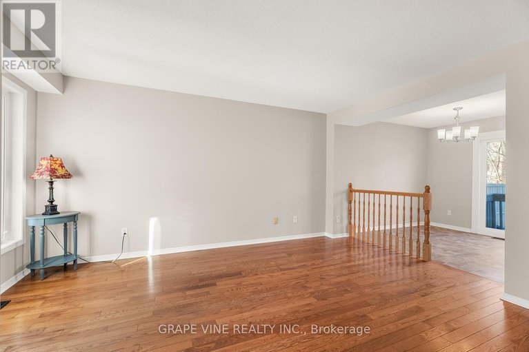 28039970/430-lawler-crescent/chatelaine-village/ottawa/ontario/K4A3Y3_12