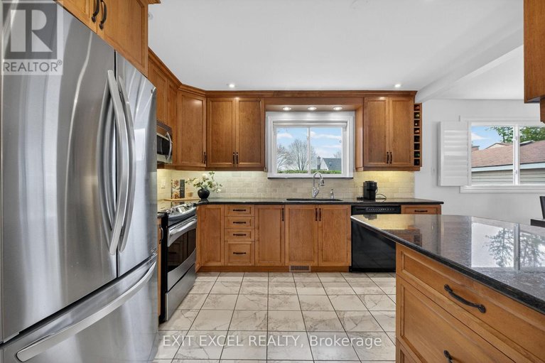 29684997/1554-rosebella-avenue/blossom-parkkemp-parkfindlay-creek/ottawa/ontario/K1T1E8_16