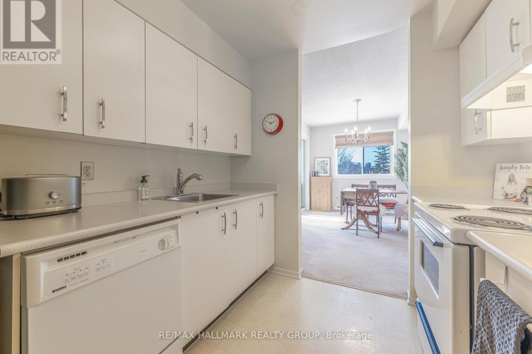 29371186/302-318-lorry-greenberg-drive/hunt-club-parkgreenboro/ottawa/ontario/K1T2R5_10