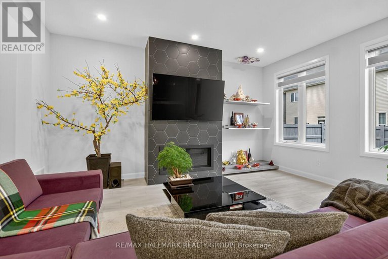 28901947/720-cappamore-drive/half-moon-bay/ottawa/ontario/K2J6W3_9