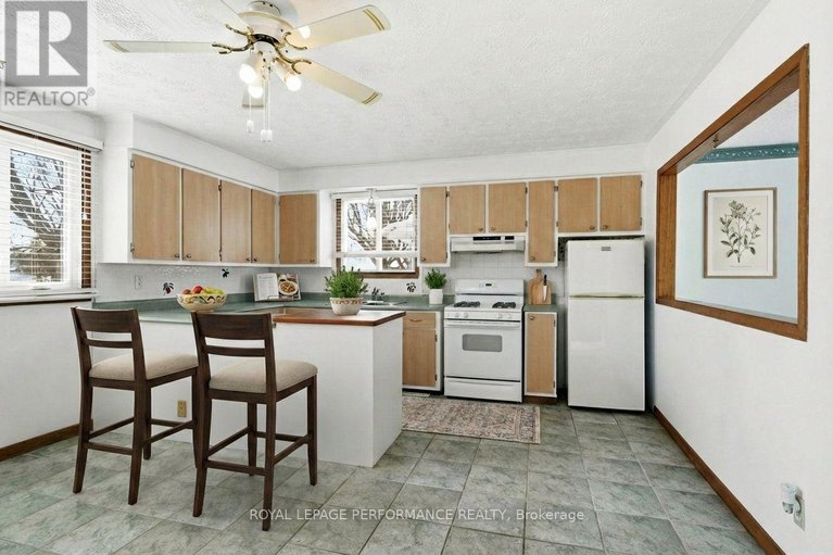 29291947/164-mccormick-road/alexandria/north-glengarry/ontario/K0C1A0_5