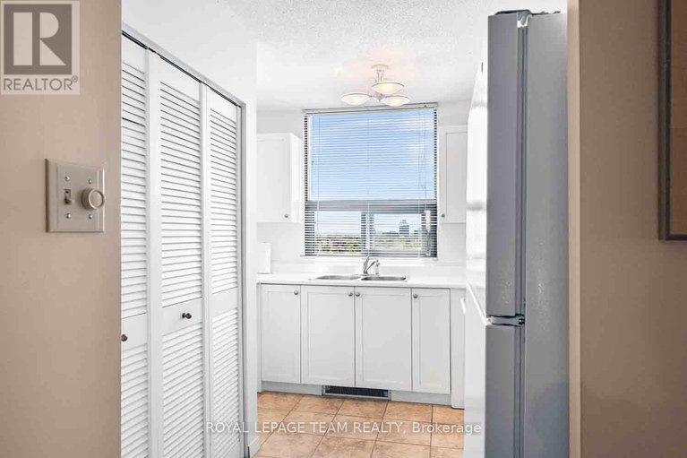 28499286/804-40-arthur-street/west-centre-town/ottawa/ontario/K1R7T5_21