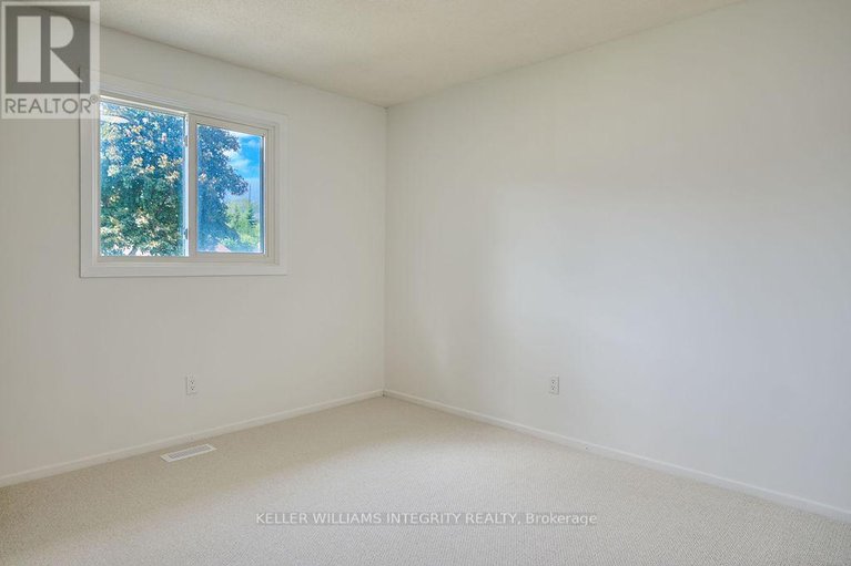28490923/77-seabrooke-drive/glencairnhazeldean/ottawa/ontario/K2L2K4_36