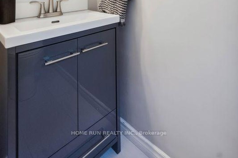 28631662/1617-dorion-avenue/riverview-park/ottawa/ontario/K1G0J7_19