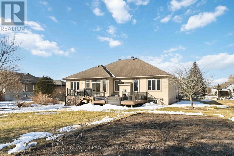 29563750/6868-sparkling-lake-way/greely/ottawa/ontario/K4P1R7_37