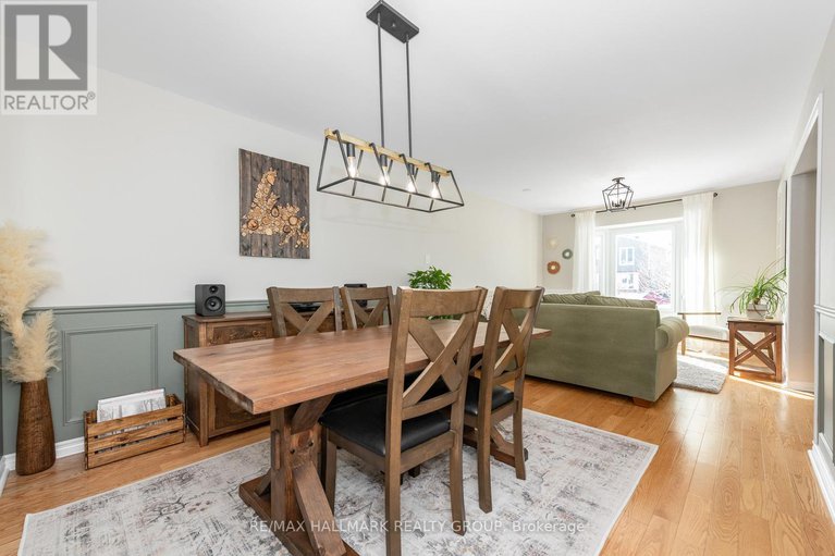 29349068/70-melanie-crescent/glencairnhazeldean/ottawa/ontario/K2L2J8_11