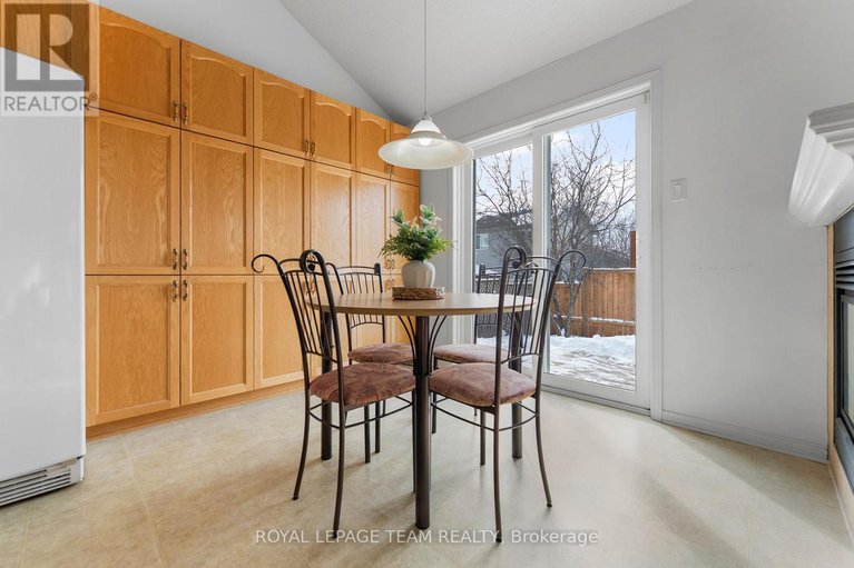 29346169/13-melville-road/arnprior/arnprior/ontario/K7S3Z8_19