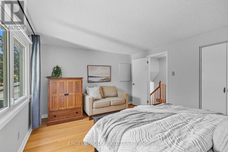28842366/1800-devlin-crescent/playfair-park/ottawa/ontario/K1H5T6_20