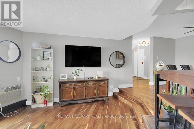 28580775/2201-1081-ambleside-avenue/woodroffe/ottawa/ontario/K2B8C8_8