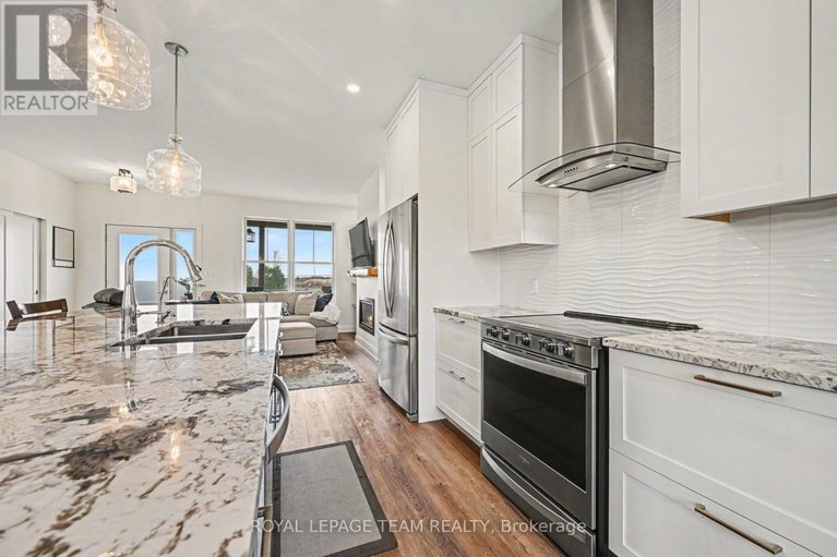 29646950/121-grasshopper-lane/kanata-north-east/ottawa/ontario/K0A1T0_12