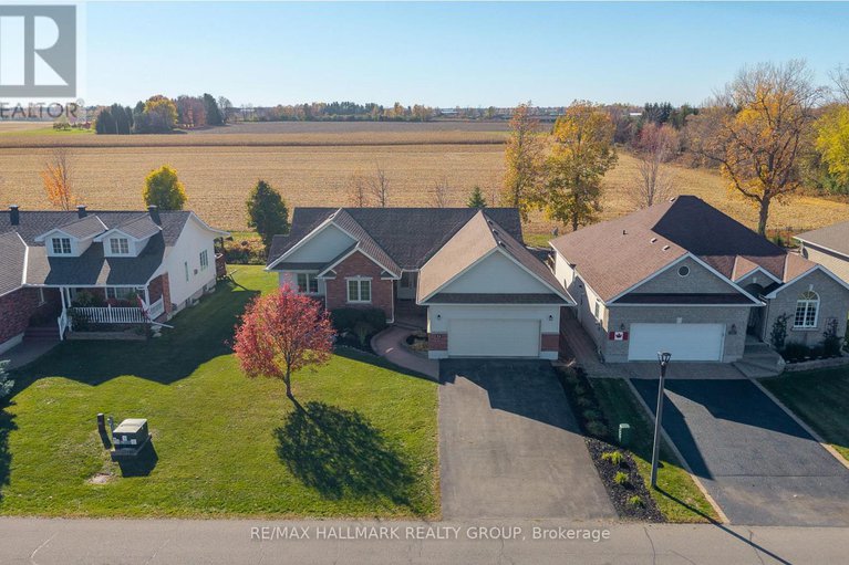 29042436/54-christie-lane/winchester/north-dundas/ontario/K0C2K0_36