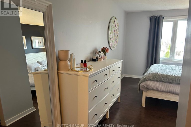 29660871/201-1835-marsala-crescent/fallingbrookpineridge/ottawa/ontario/K4A2E5_13