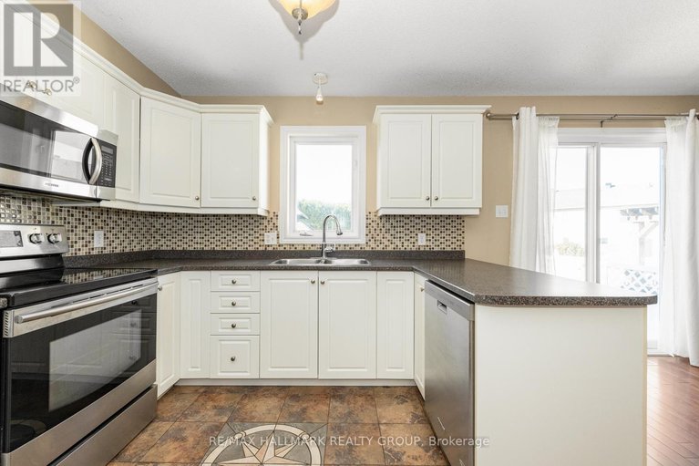 29052410/14-roger-crescent/casselman/casselman/ontario/K0A1M0_14