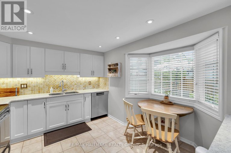 28637166/610-steller-street/fallingbrookpineridge/ottawa/ontario/K4A1N1_17