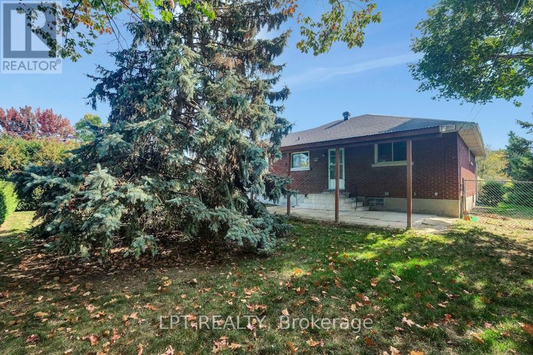 28994142/151-oakridge-boulevard/meadowlandscrestview/ottawa/ontario/K2G2V3_45