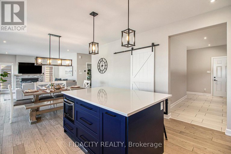 29045603/649-misty-street/village-of-russell/russell/ontario/K4R0E7_16