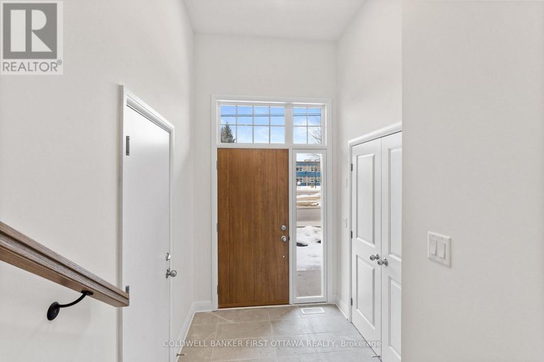 28420940/1326-whitlow-grass-way/morgans-grantsouth-march/ottawa/ontario/K2W0N5_2