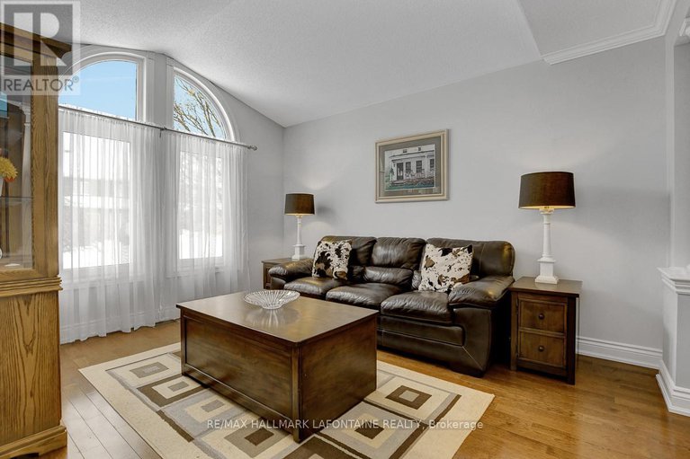 29357706/1721-jersey-street/fallingbrookgardenway-south/ottawa/ontario/K4A4Y6_4