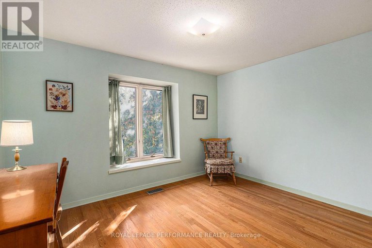 28960465/1842-playfair-drive/playfair-park/ottawa/ontario/K1H5S1_18