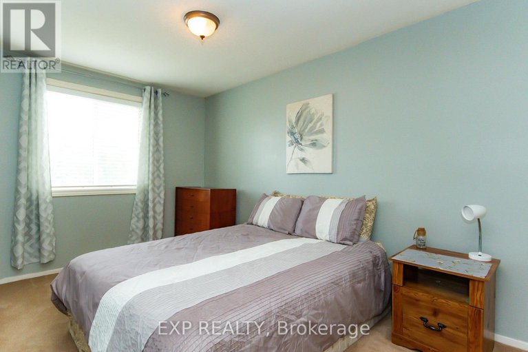 28588528/1576-st-georges-street/bilberry-creekqueenswood-heights/ottawa/ontario/K1E2M9_24