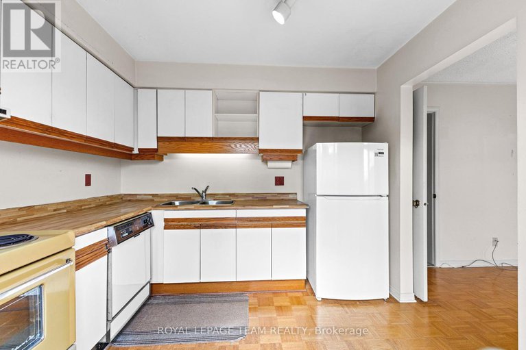28975665/14-1149-chimney-hill-way/beacon-hill-south/ottawa/ontario/K1J8Z9_11