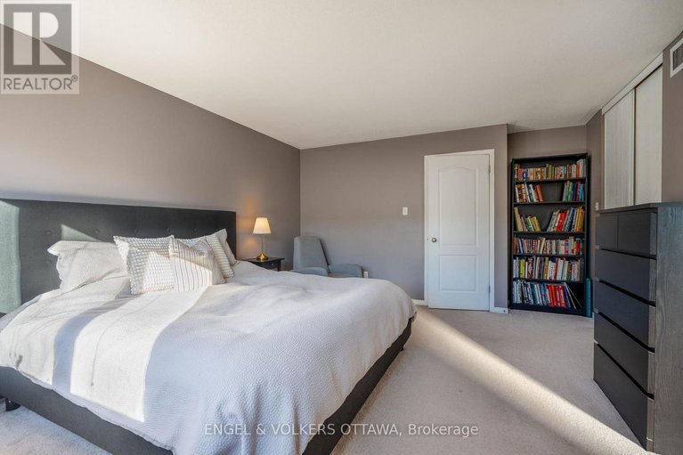 29049195/1031-capreol-street/avalon-east/ottawa/ontario/K4A4Z7_19