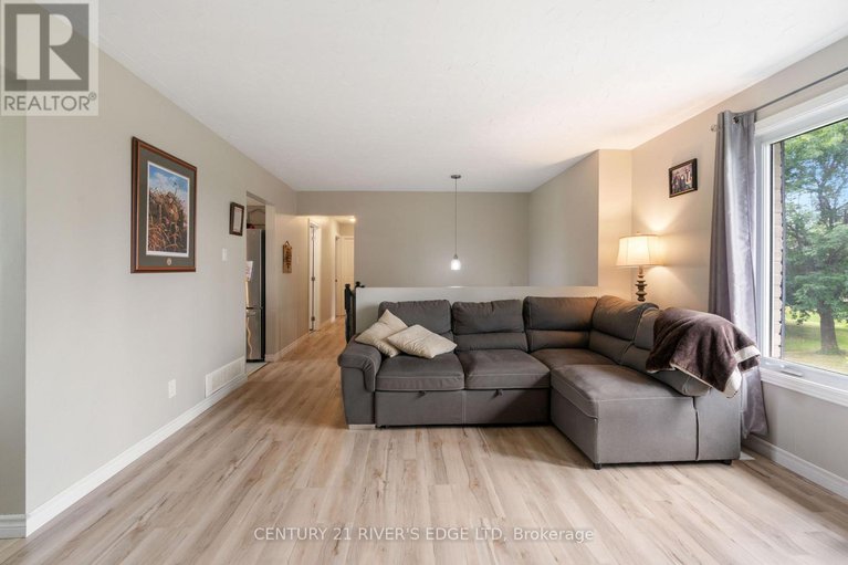 28628300/11888-county-rd-18-road-n/south-dundas-matilda-twp/south-dundas/ontario/K0C2H0_8