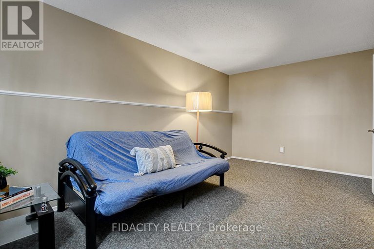 29034615/61-159-salter-crescent/beaverbrook/ottawa/ontario/K2K1Y8_21