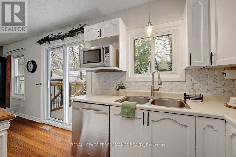 29180735/552-loucks-drive/village-of-russell/russell/ontario/K4R1B6_11