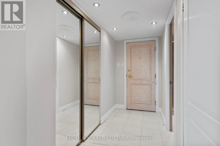 28971106/1604-545-st-laurent-boulevard/viscount-alexander-park/ottawa/ontario/K1K4H9_5