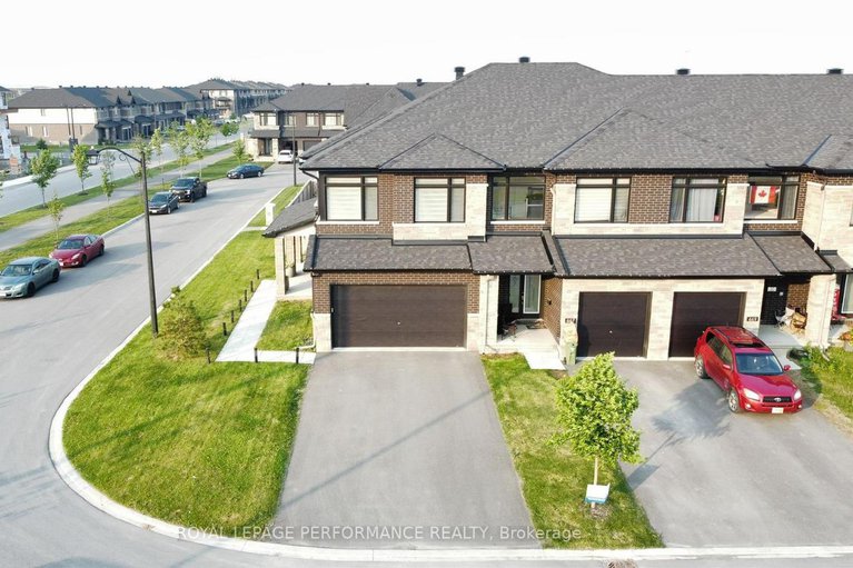 28605726/665-cordelette-circle-w/mer-bleuebradley-estatesanderson-park/ottawa/ontario/K1W0P2_44