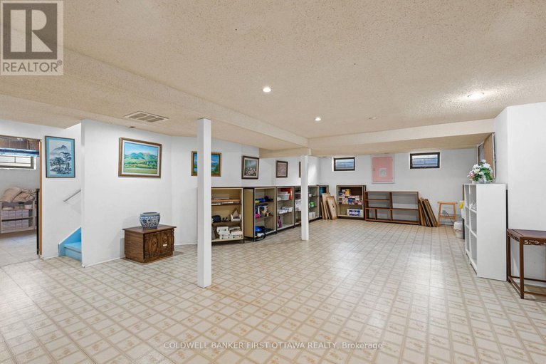 28315563/16-denewood-crescent/pineglencountry-place/ottawa/ontario/K2E7G5_41